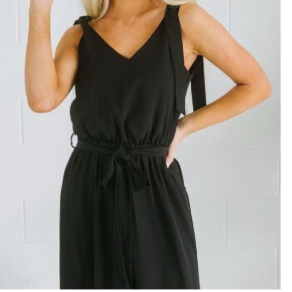 All tied up maxi dress NWOT - Picture 3 of 3